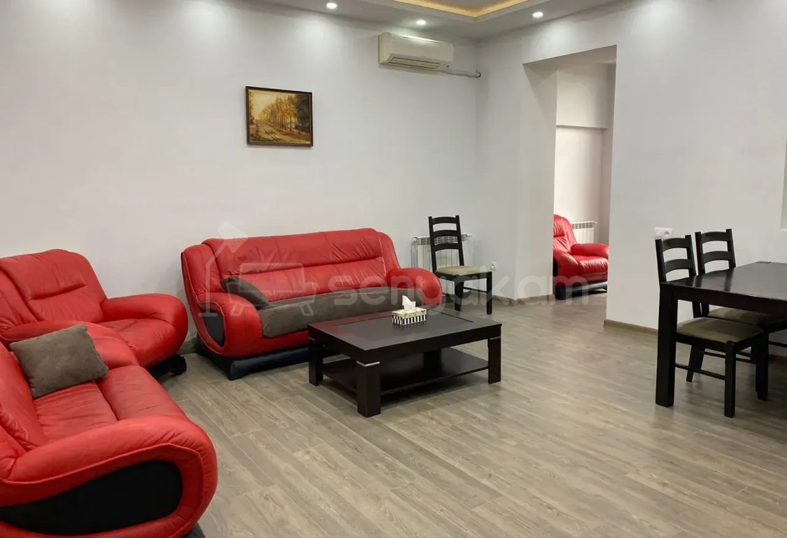 3 Սենյականոց Բնակարան Քարե Շենքում, 83քմ, 3/4 հարկ, Կապիտալ Վերանորոգված, Կահավորված