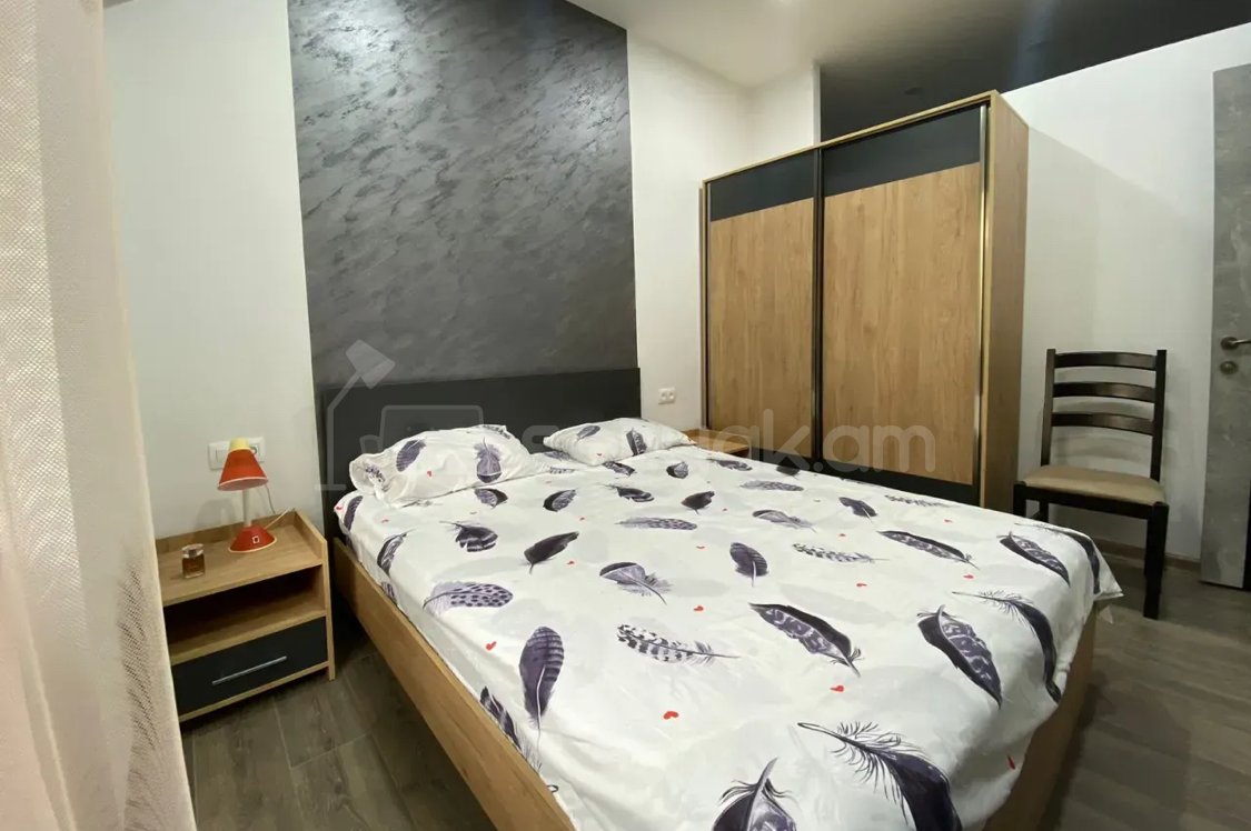 3 Սենյականոց Բնակարան Քարե Շենքում, 83քմ, 3/4 հարկ, Կապիտալ Վերանորոգված, Կահավորված