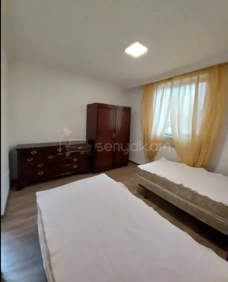 4 Սենյականոց Բնակարան Քարե Շենքում, 110քմ, 1/5 հարկ, Կապիտալ Վերանորոգված, Կահավորված