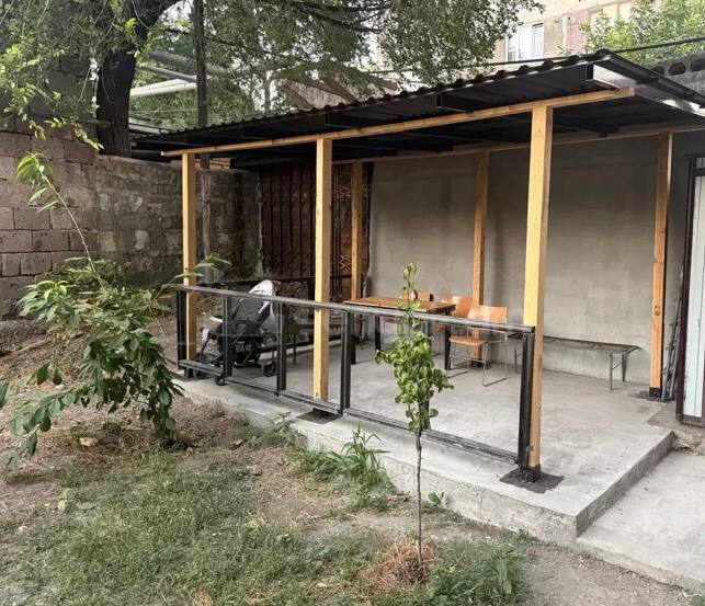 4 Սենյականոց Բնակարան Քարե Շենքում, 110քմ, 1/5 հարկ, Կապիտալ Վերանորոգված, Կահավորված
