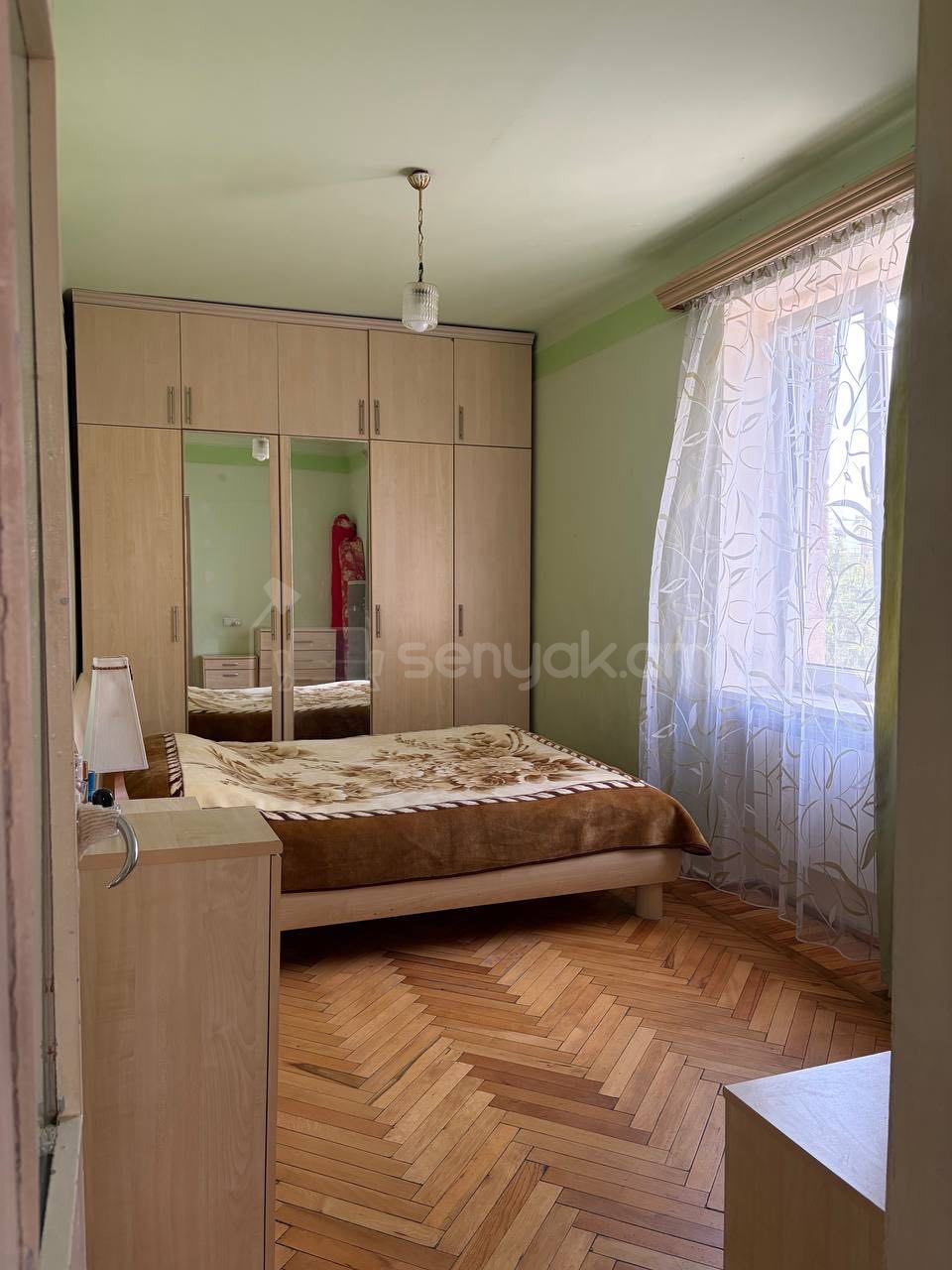 3 Սենյականոց Բնակարան Քարե Շենքում, 60քմ, 3/5 հարկ, Նորմալ Վիճակում