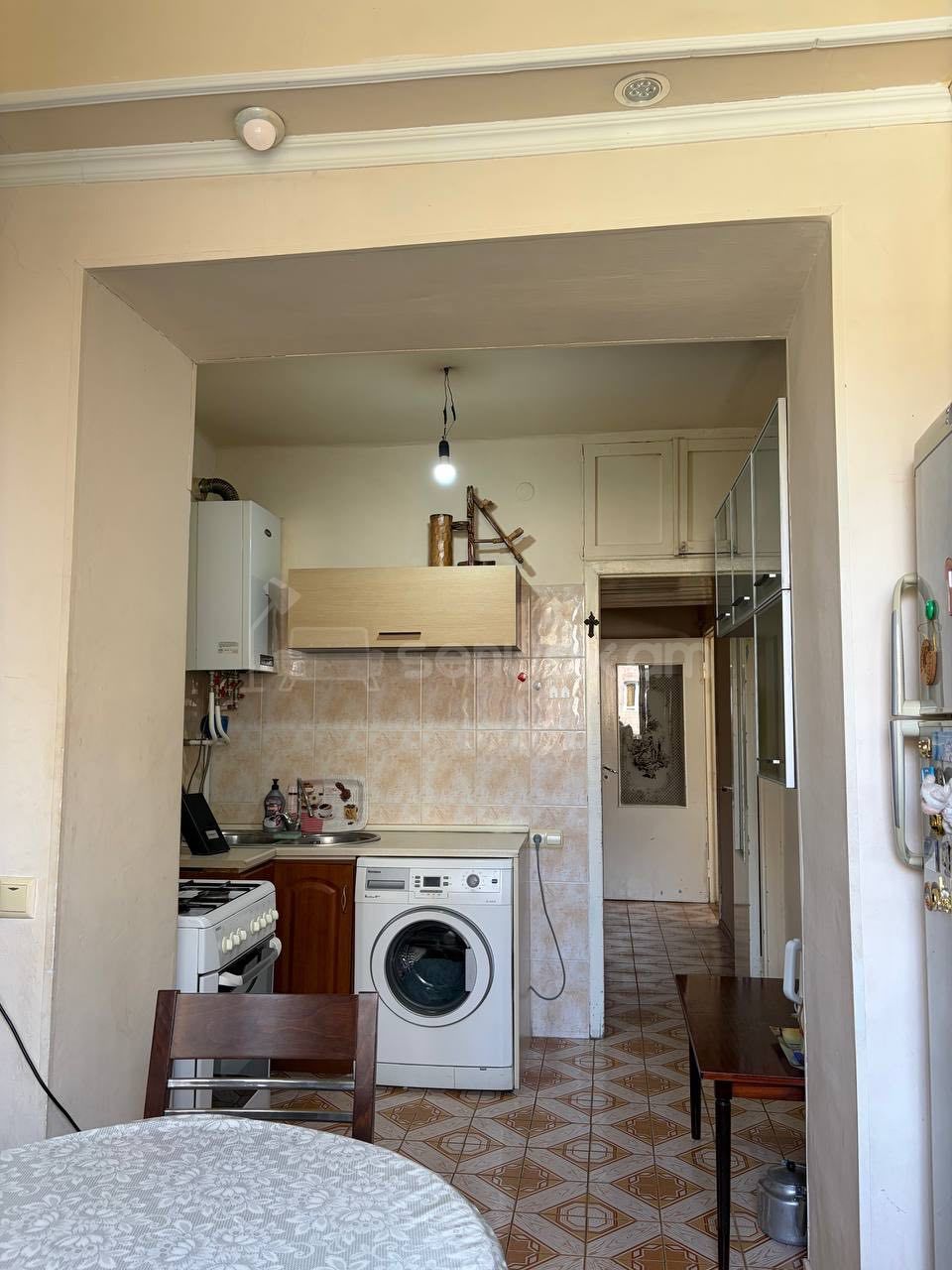 3 Սենյականոց Բնակարան Քարե Շենքում, 60քմ, 3/5 հարկ, Նորմալ Վիճակում