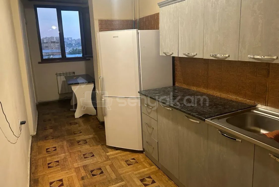 2 Սենյականոց Բնակարան, 84քմ, 6/9 հարկ, Պետական Վիճակում, Կահավորված