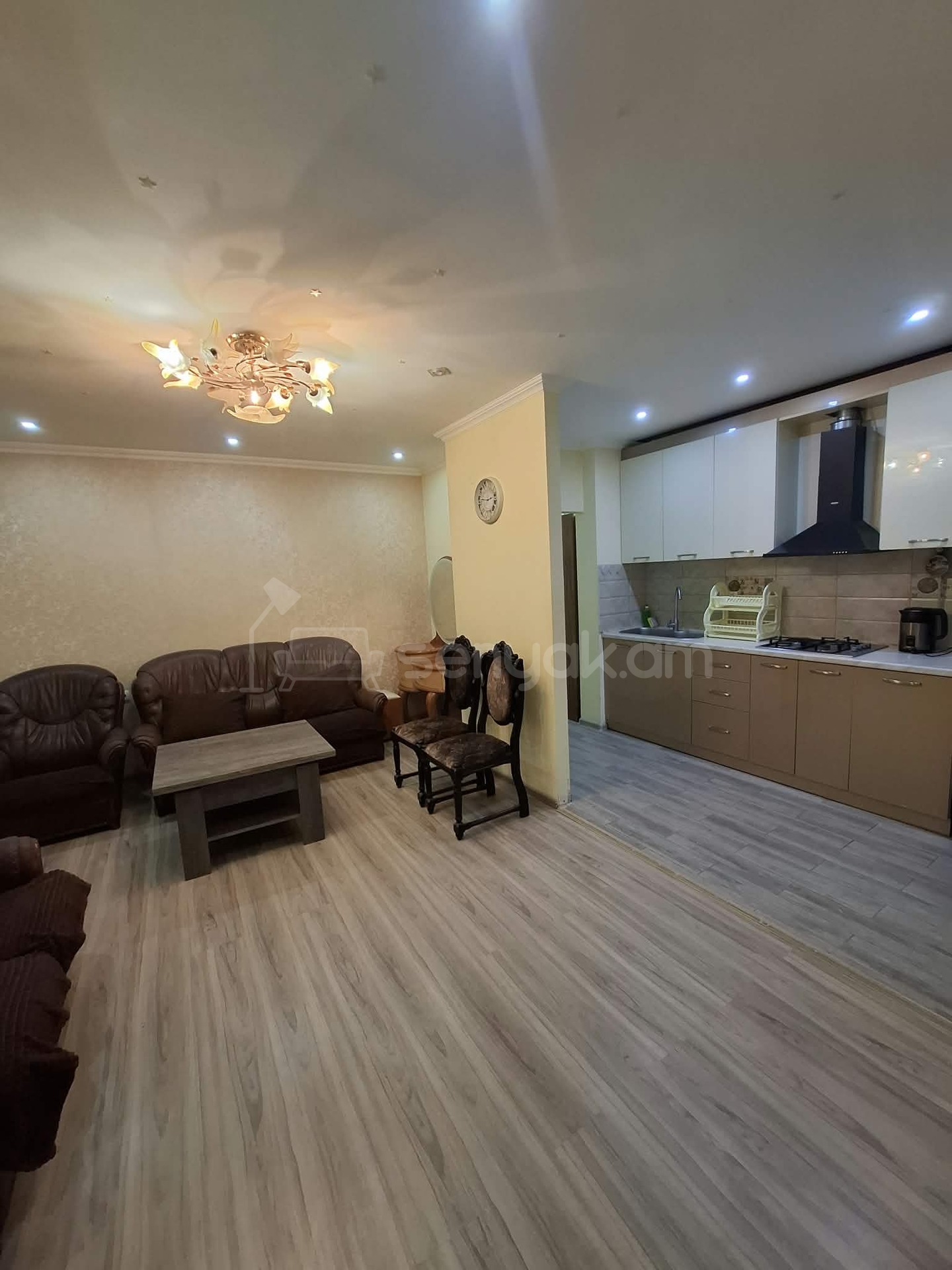 2 Սենյականոց Բնակարան, 53քմ, 3/9 հարկ, Դիզայներական Վերանորոգված