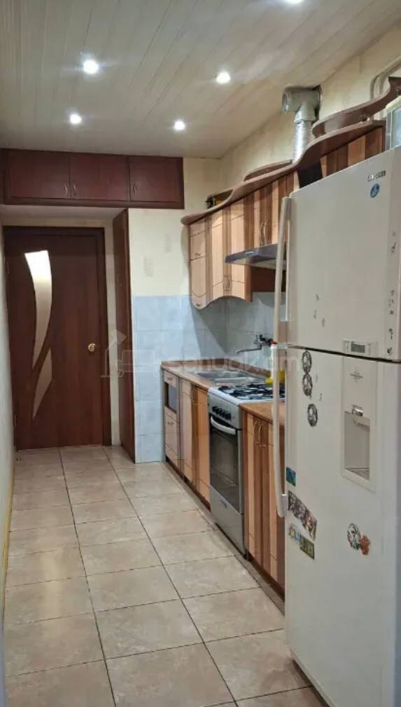 3 Սենյականոց Բնակարան Քարե Շենքում, 80քմ, 2/5 հարկ, Կոսմետիկ Վերանորոգված, Կահավորված