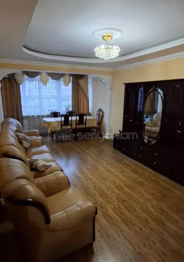 3 Սենյականոց Բնակարան Քարե Շենքում, 80քմ, 2/5 հարկ, Կոսմետիկ Վերանորոգված, Կահավորված