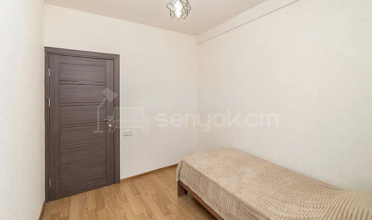 4 Սենյականոց Բնակարան, 90քմ, 3/9 հարկ, Կապիտալ Վերանորոգված, Կահավորված