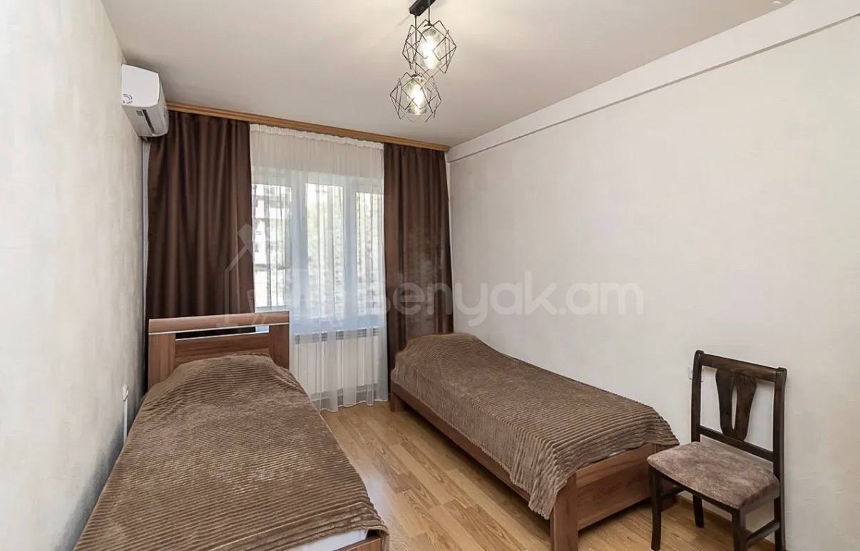 4 Սենյականոց Բնակարան, 90քմ, 3/9 հարկ, Կապիտալ Վերանորոգված, Կահավորված