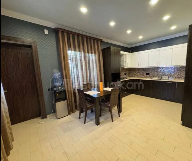 2 Սենյականոց Բնակարան Քարե Շենքում, 75քմ, 1/2 հարկ, Կոսմետիկ Վերանորոգված