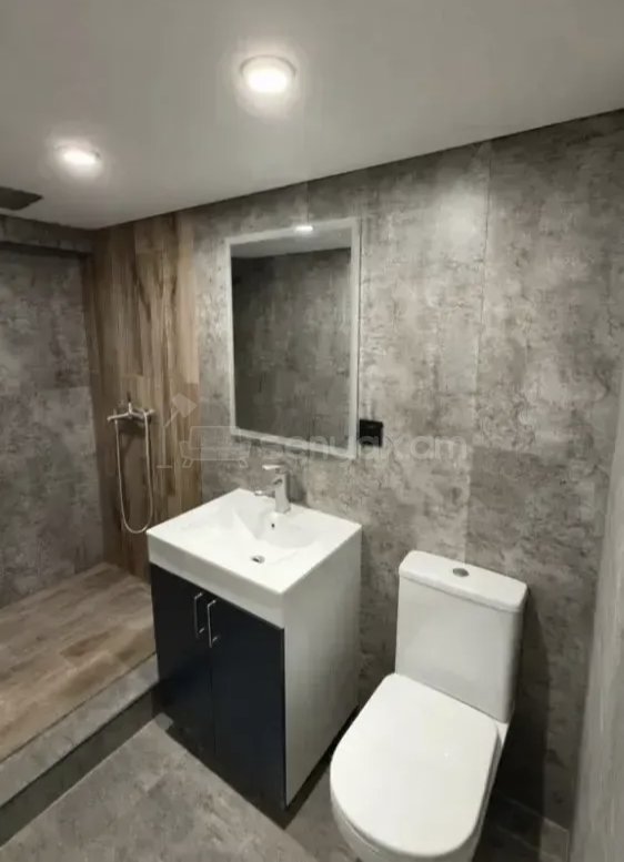 3 Սենյականոց Բնակարան Քարե Շենքում, 68քմ, 3/4 հարկ, Կապիտալ Վերանորոգված, Կահավորված, Արևկող