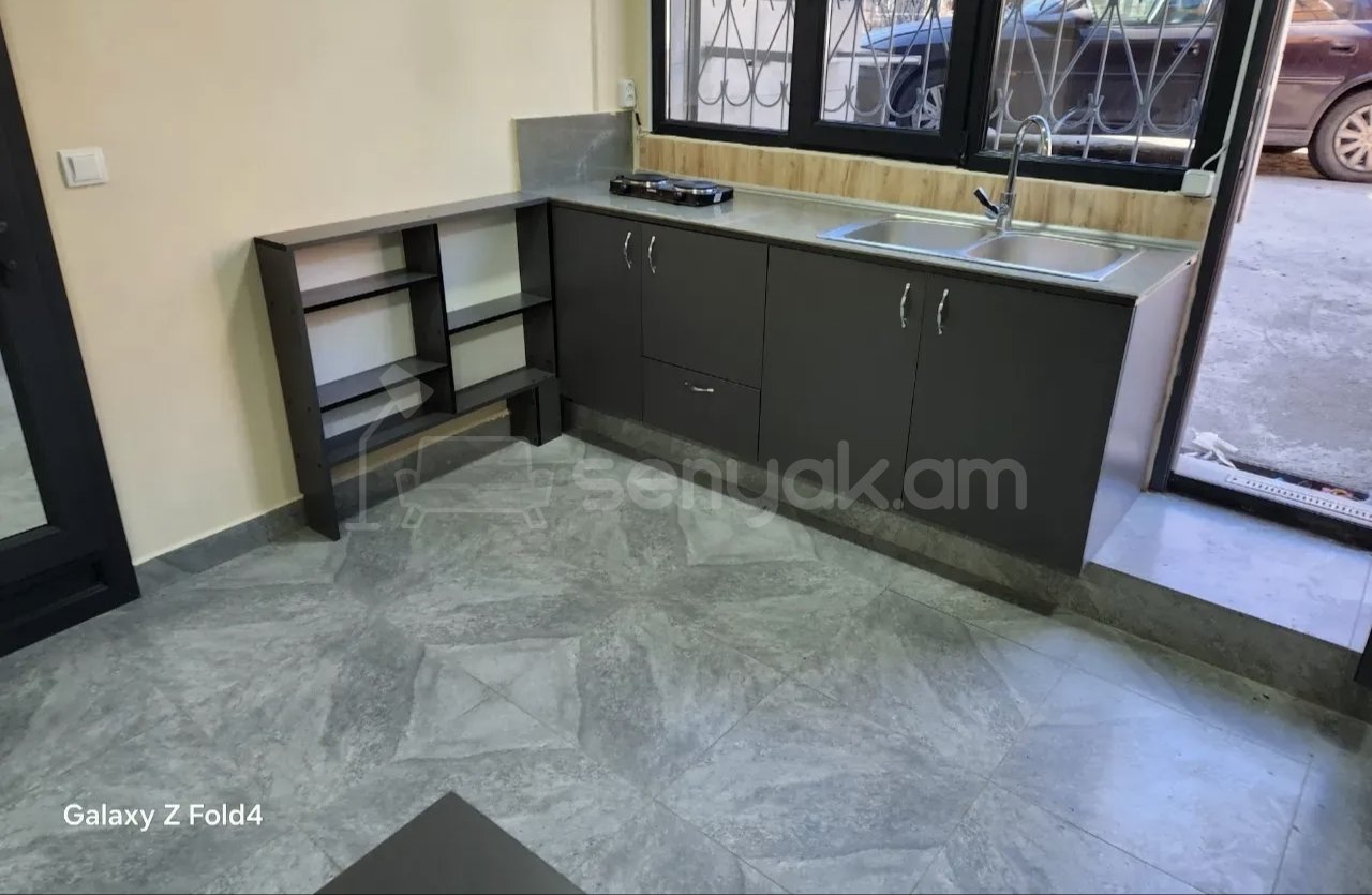 3 Սենյականոց Բնակարան Քարե Շենքում, 68քմ, 3/4 հարկ, Կապիտալ Վերանորոգված, Կահավորված, Արևկող