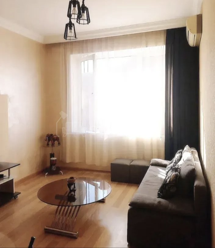 2 Սենյականոց Բնակարան Քարե Շենքում, 56քմ, 3/5 հարկ, Կապիտալ Վերանորոգված, Կահավորված
