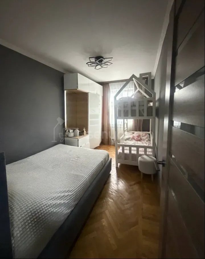 2 Սենյականոց Բնակարան Քարե Շենքում, 50քմ, 4/4 հարկ, Կապիտալ Վերանորոգված