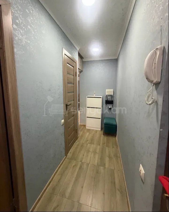 2 Սենյականոց Բնակարան Քարե Շենքում, 50քմ, 4/4 հարկ, Կապիտալ Վերանորոգված
