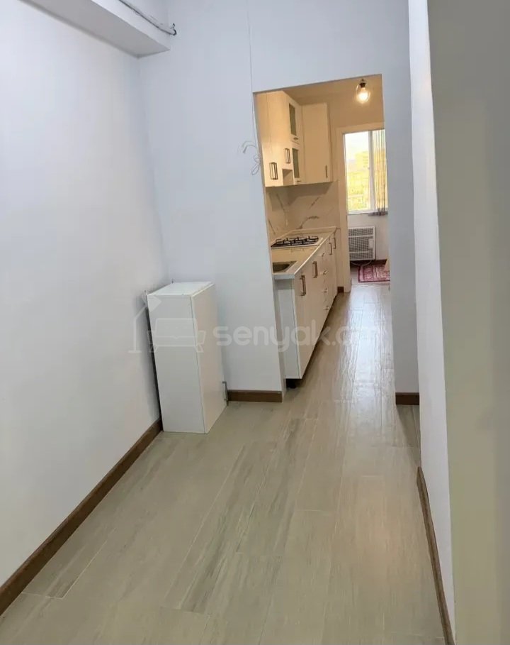 2 Սենյականոց Բնակարան Քարե Շենքում, 45քմ, 9/9 հարկ, Կապիտալ Վերանորոգված, Կահավորված