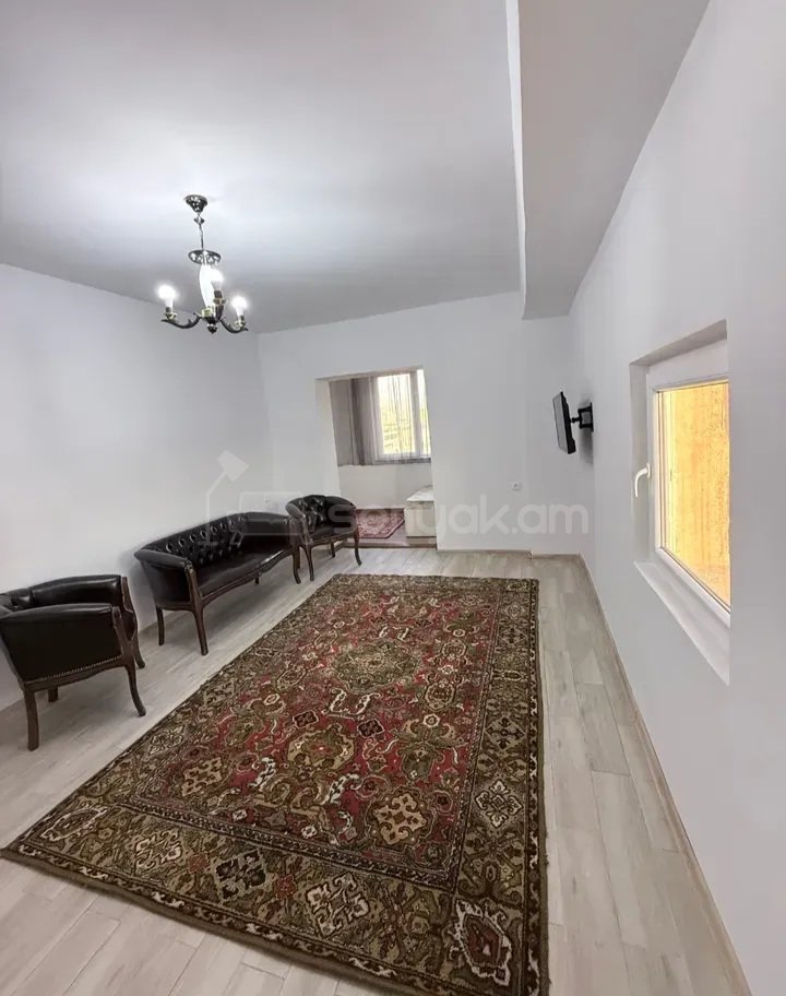 2 Սենյականոց Բնակարան Քարե Շենքում, 45քմ, 9/9 հարկ, Կապիտալ Վերանորոգված, Կահավորված