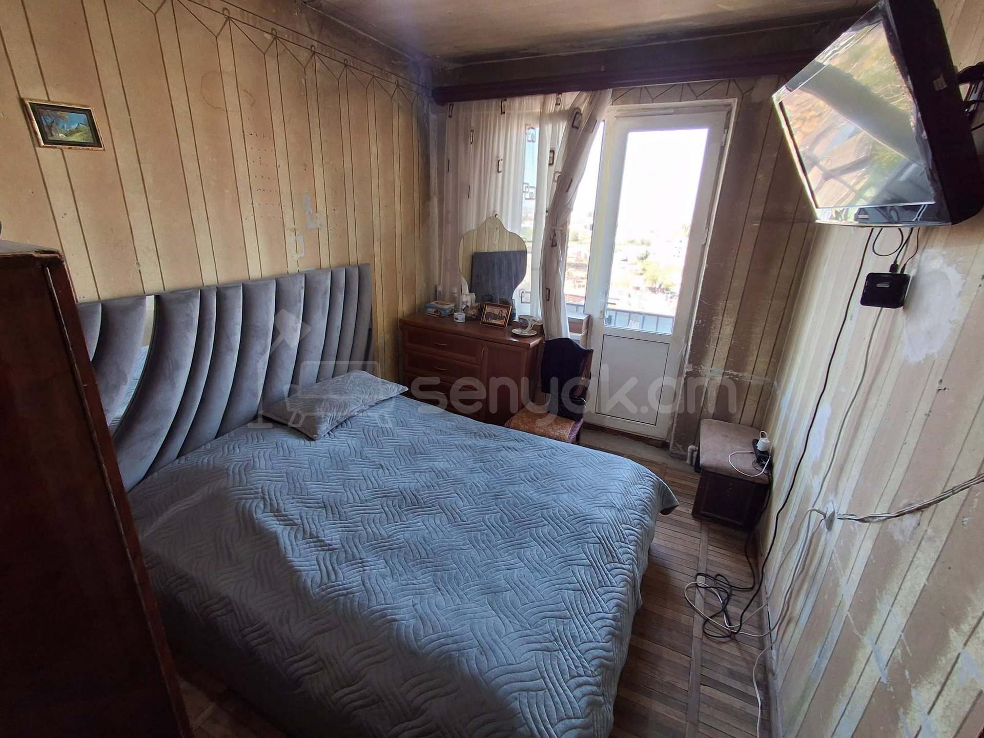 4 Սենյականոց Բնակարան Քարե Շենքում, 98քմ, 5/5 հարկ, Նորմալ Վիճակում