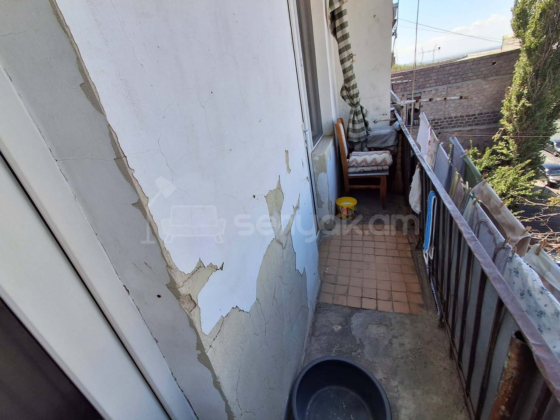 4 Սենյականոց Բնակարան Քարե Շենքում, 98քմ, 5/5 հարկ, Նորմալ Վիճակում