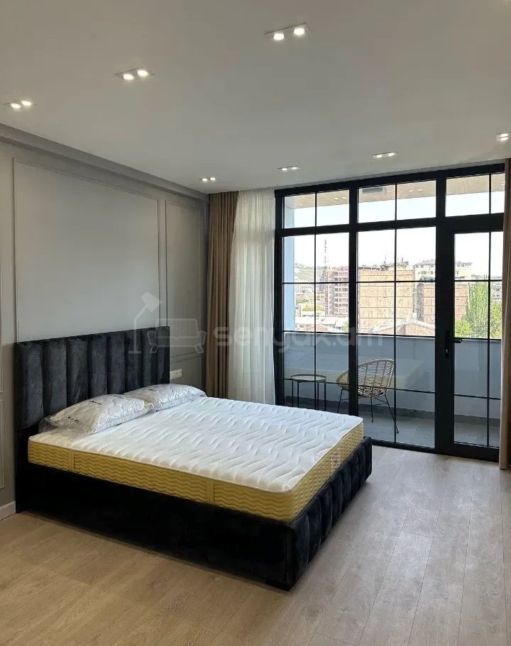 3 Սենյականոց Բնակարան Նորակառույցում, 80քմ, 7/8 հարկ, Դիզայներական Վերանորոգված, Կահավորված, Արևկող
