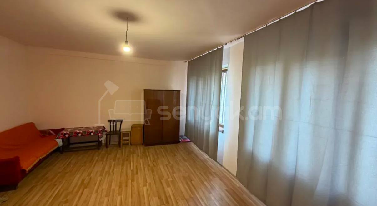 2 Սենյականոց Բնակարան, 73քմ, 1/9 հարկ, Պետական Վիճակում
