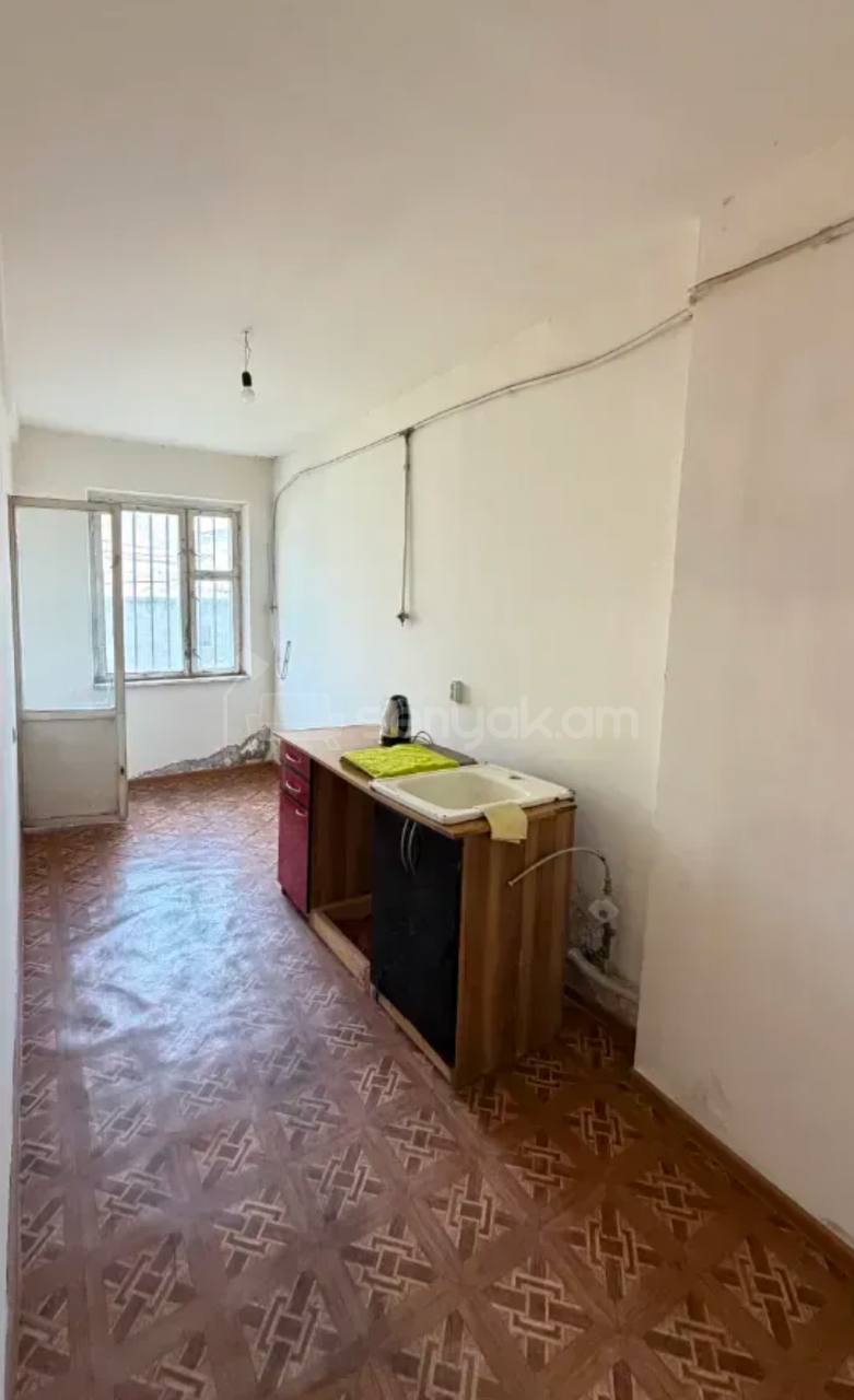 2 Սենյականոց Բնակարան, 73քմ, 1/9 հարկ, Պետական Վիճակում