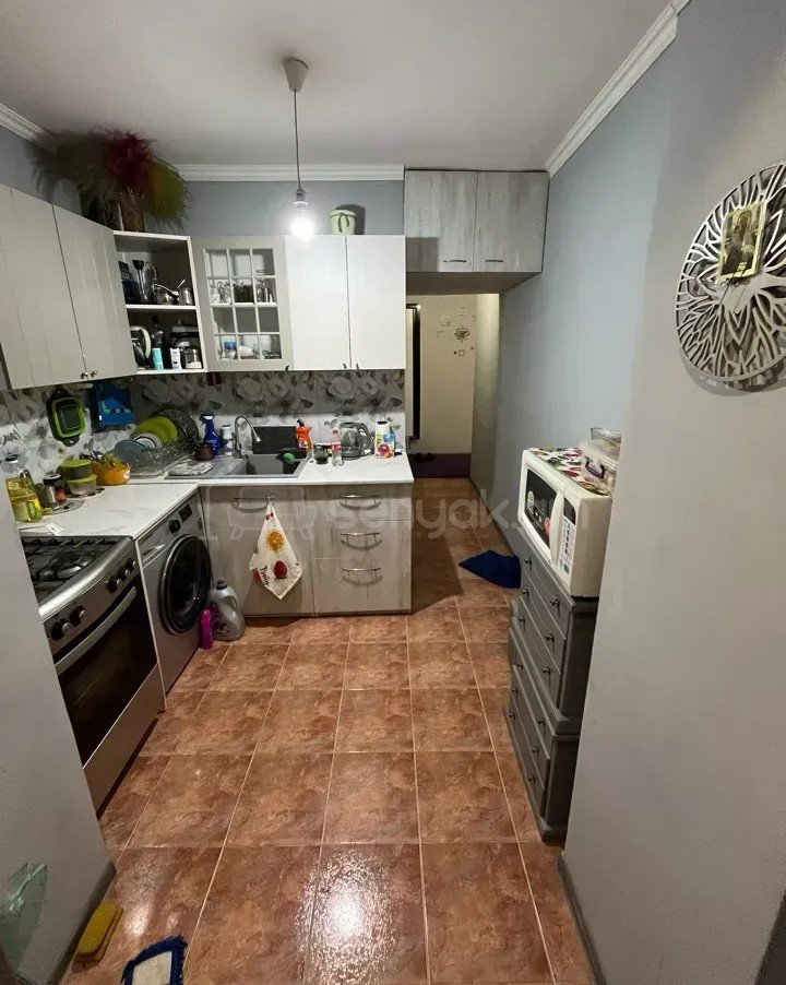 3 Սենյականոց Բնակարան Քարե Շենքում, 57քմ, 1/4 հարկ, Կապիտալ Վերանորոգված