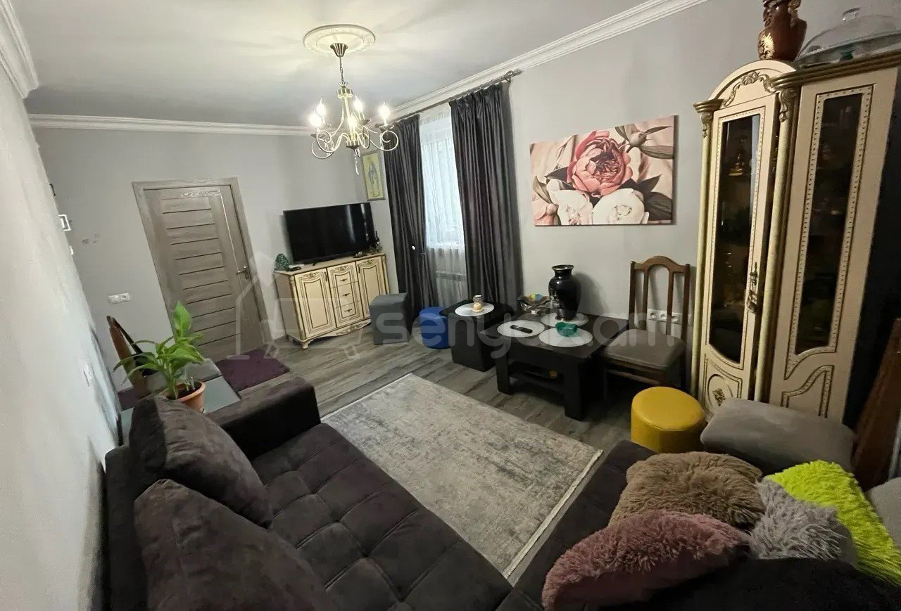 3 Սենյականոց Բնակարան Քարե Շենքում, 57քմ, 1/4 հարկ, Կապիտալ Վերանորոգված