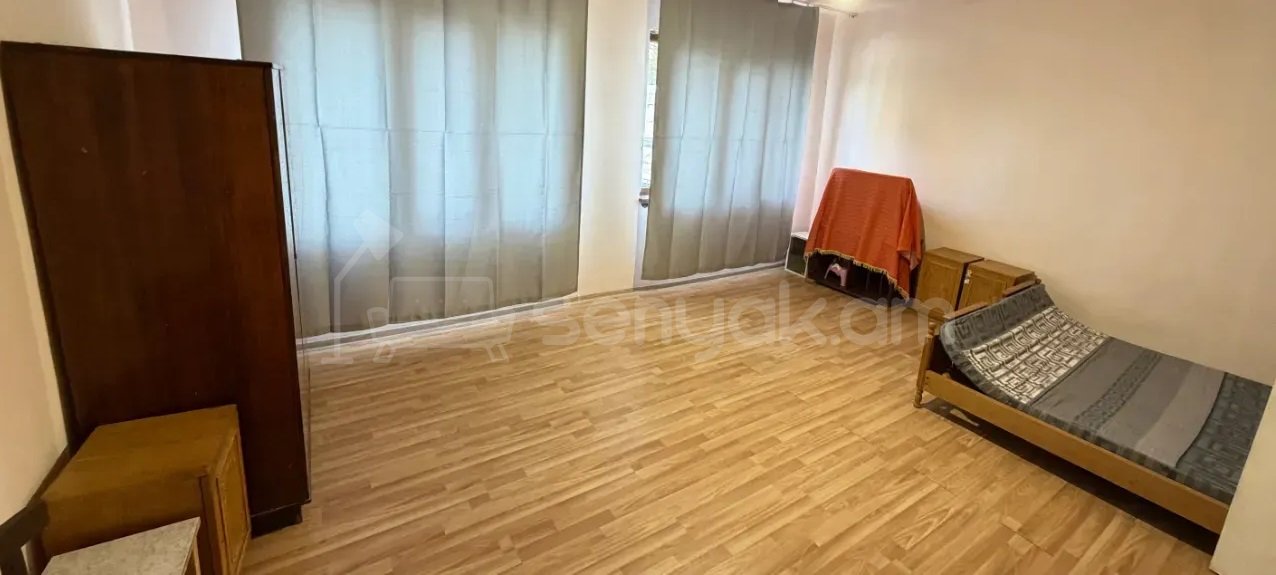 3 Սենյականոց Բնակարան, 73քմ, 1/9 հարկ, Պետական Վիճակում