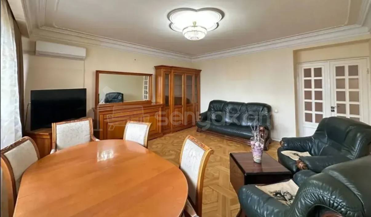 3 Սենյականոց Բնակարան, 92քմ, 6/9 հարկ, Կապիտալ Վերանորոգված, Կահավորված