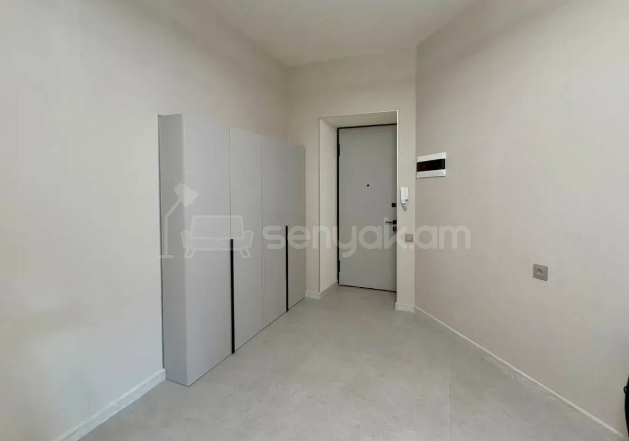 4 Սենյականոց Բնակարան Քարե Շենքում, 88քմ, 2/4 հարկ, Կապիտալ Վերանորոգված, Կահավորված