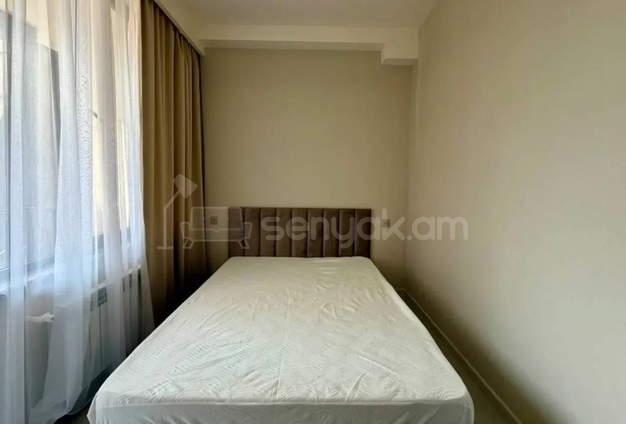 4 Սենյականոց Բնակարան Քարե Շենքում, 88քմ, 2/4 հարկ, Կապիտալ Վերանորոգված, Կահավորված