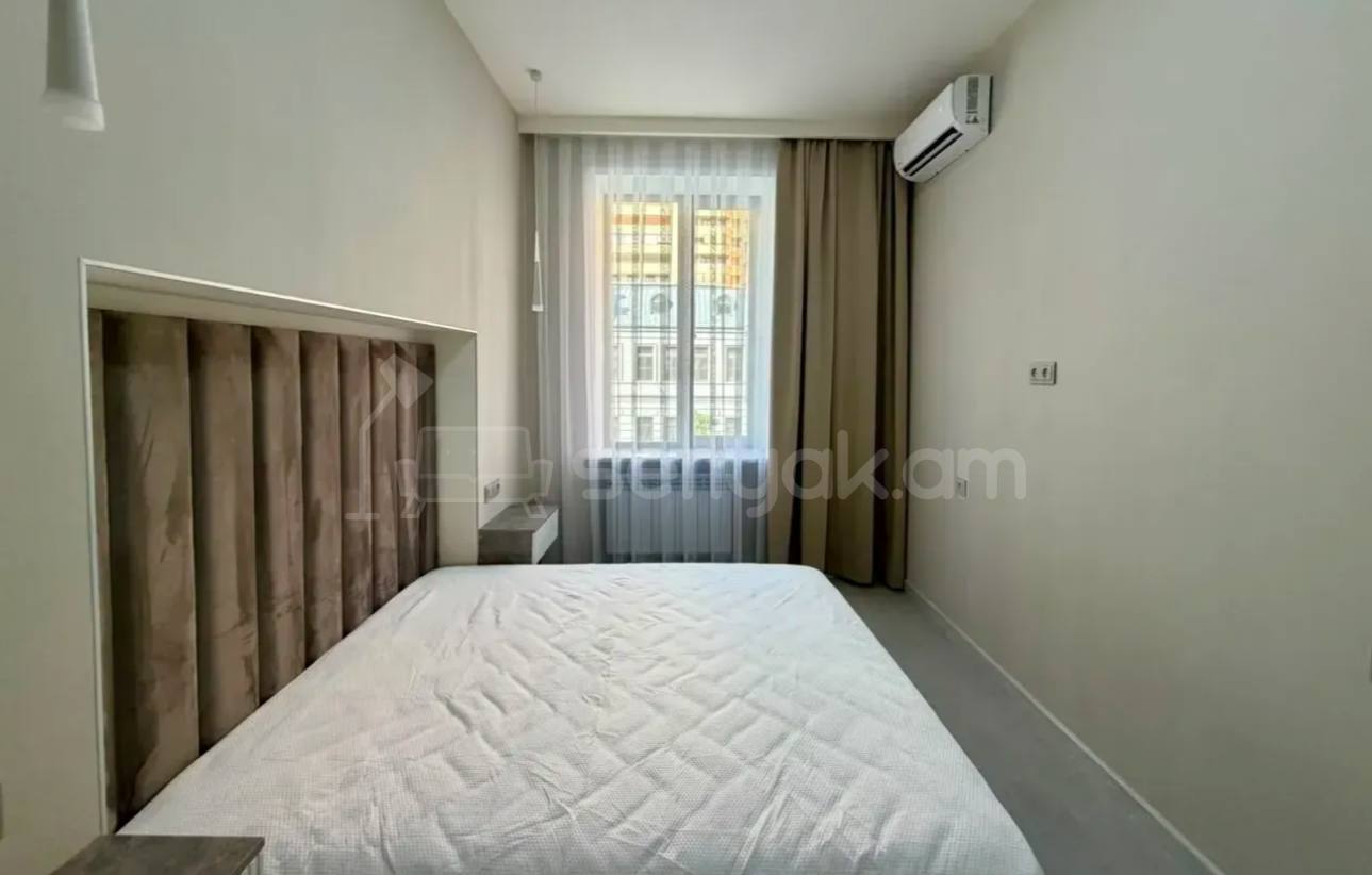 4 Սենյականոց Բնակարան Քարե Շենքում, 88քմ, 2/4 հարկ, Կապիտալ Վերանորոգված, Կահավորված