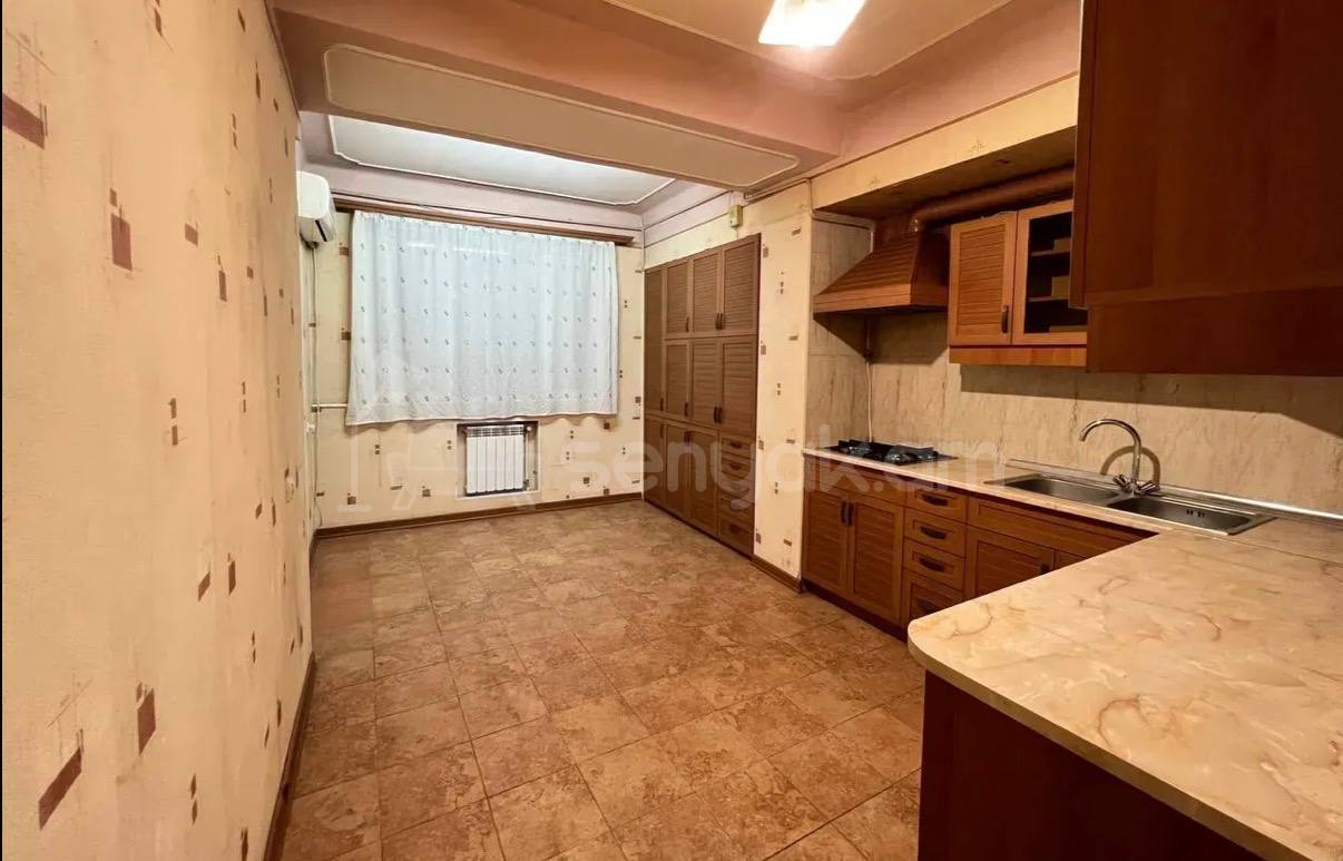 2 Սենյականոց Բնակարան, 73քմ, 4/10 հարկ, Կապիտալ Վերանորոգված