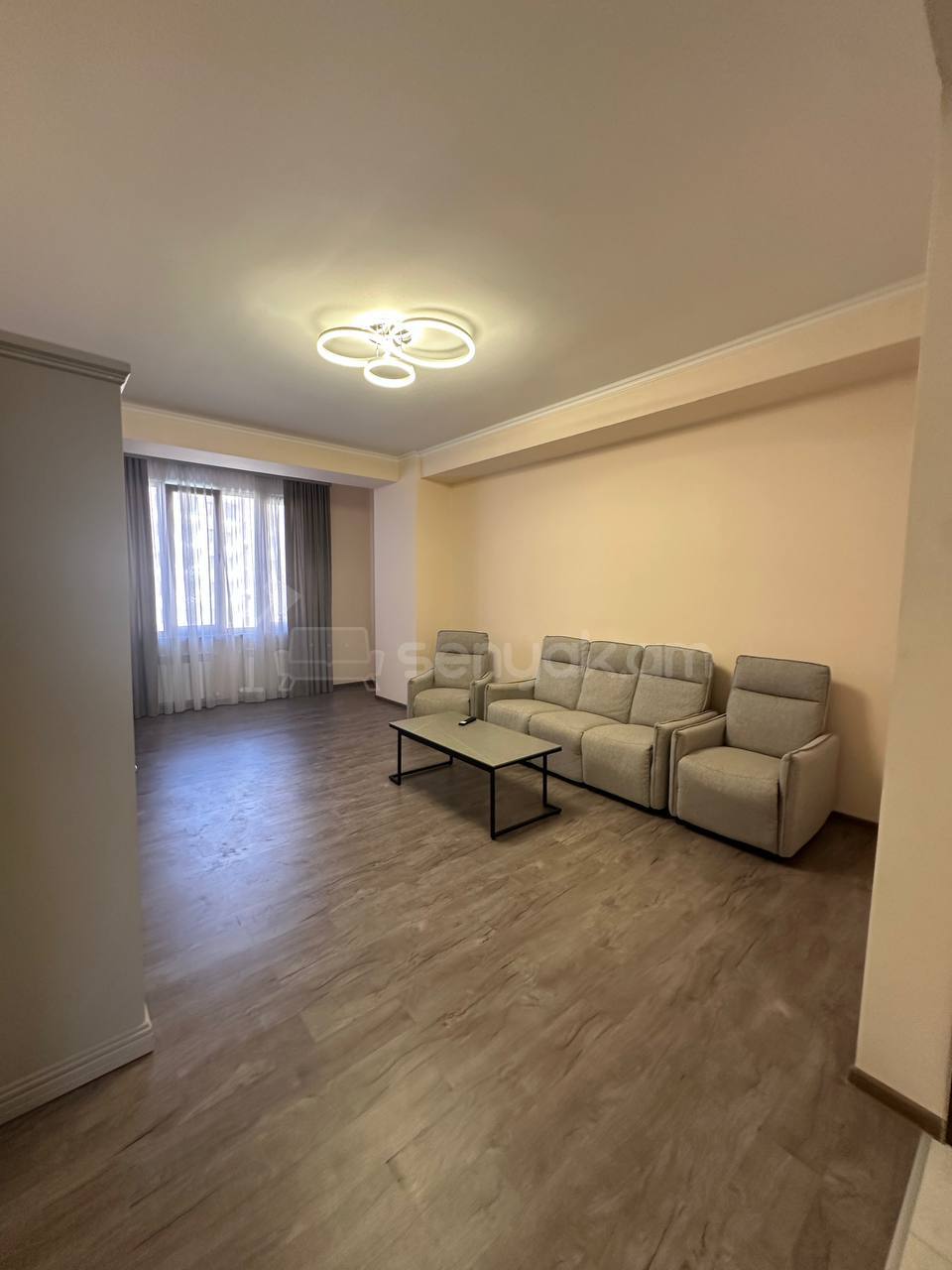 3 Սենյականոց Բնակարան Նորակառույցում, 100քմ, 3/8 հարկ, Կապիտալ Վերանորոգված, Կահավորված