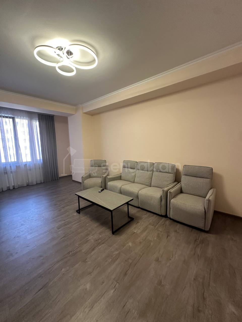 3 Սենյականոց Բնակարան Նորակառույցում, 100քմ, 3/8 հարկ, Կապիտալ Վերանորոգված, Կահավորված