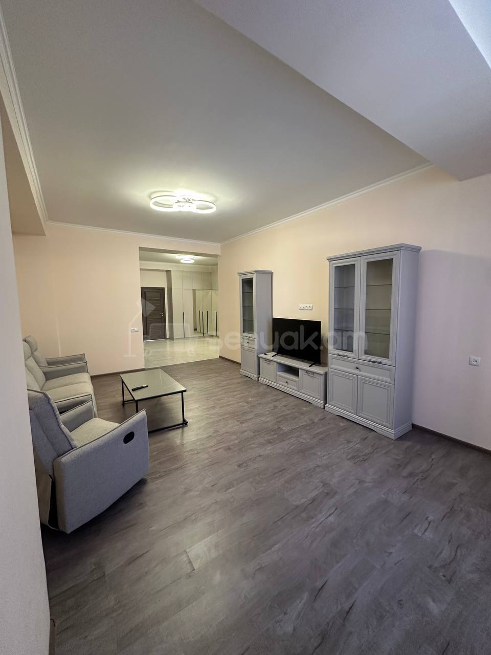 3 Սենյականոց Բնակարան Նորակառույցում, 100քմ, 3/8 հարկ, Կապիտալ Վերանորոգված, Կահավորված