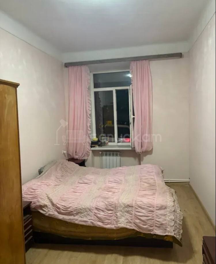 4 Սենյականոց Բնակարան Քարե Շենքում, 88քմ, 1/5 հարկ, Կոսմետիկ Վերանորոգված