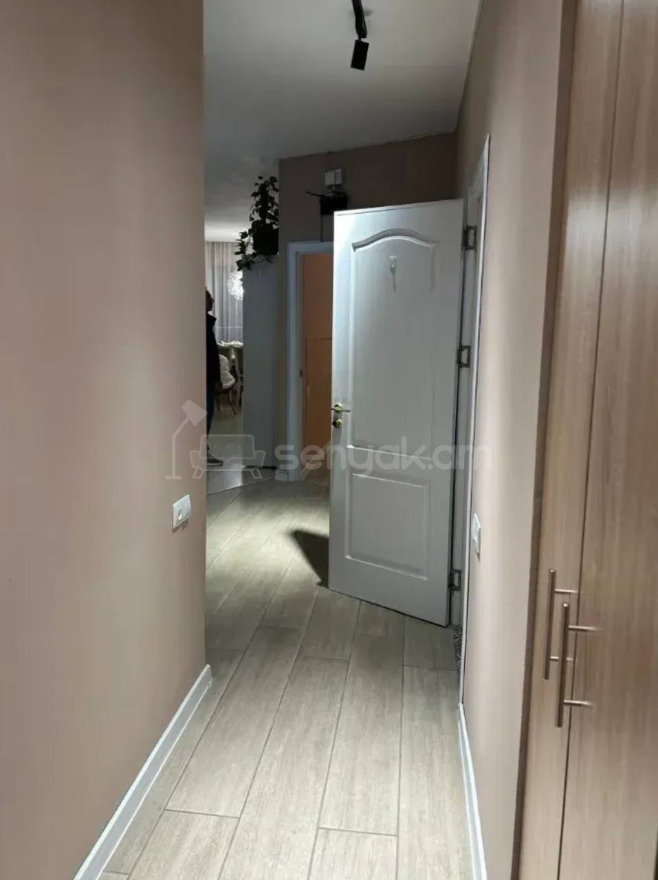 3 Սենյականոց Բնակարան Նորակառույցում, 75քմ, 3/5 հարկ, Կապիտալ Վերանորոգված