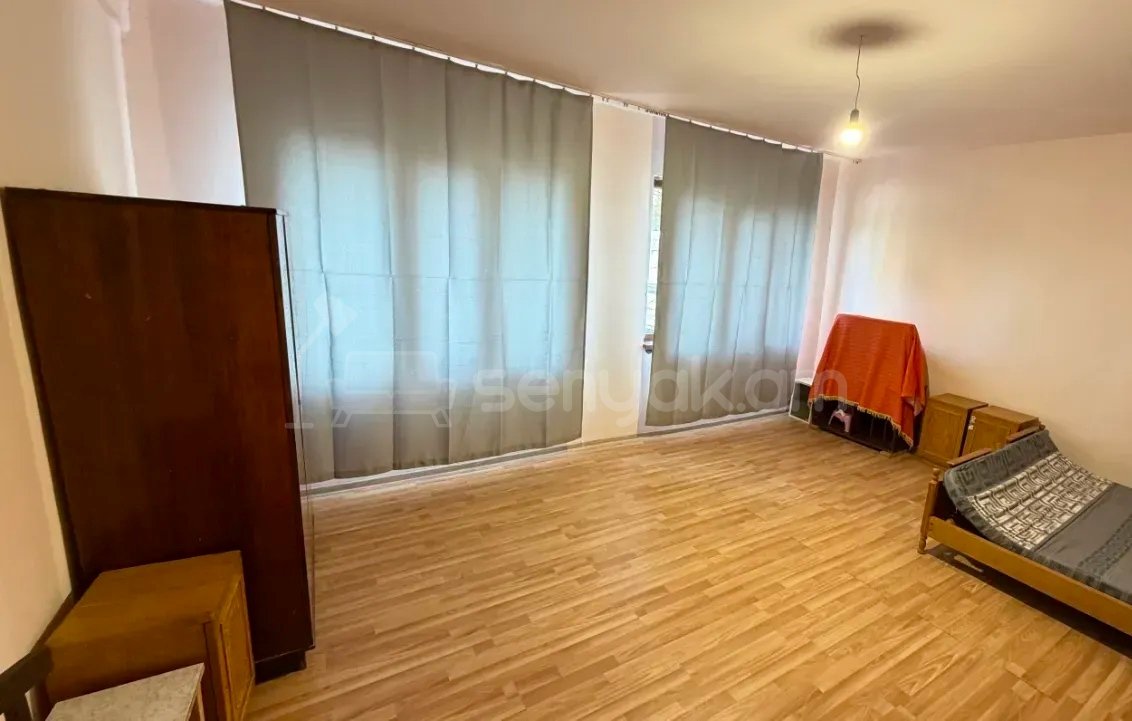 3 Սենյականոց Բնակարան, 73քմ, 1/9 հարկ, Կոսմետիկ Վերանորոգված