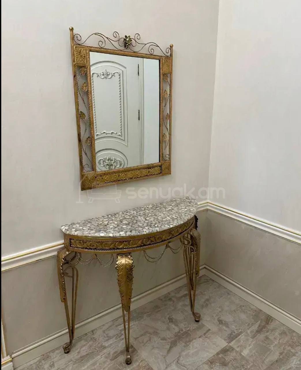 2 Սենյականոց Բնակարան Քարե Շենքում, 90քմ, 3/5 հարկ, Կապիտալ Վերանորոգված, Կահավորված, Արևկող