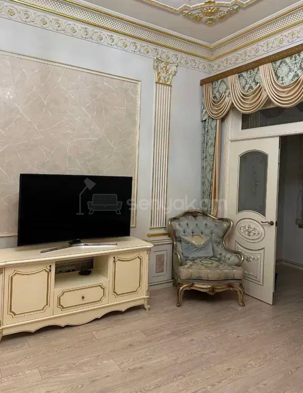 2 Սենյականոց Բնակարան Քարե Շենքում, 90քմ, 3/5 հարկ, Կապիտալ Վերանորոգված, Կահավորված, Արևկող