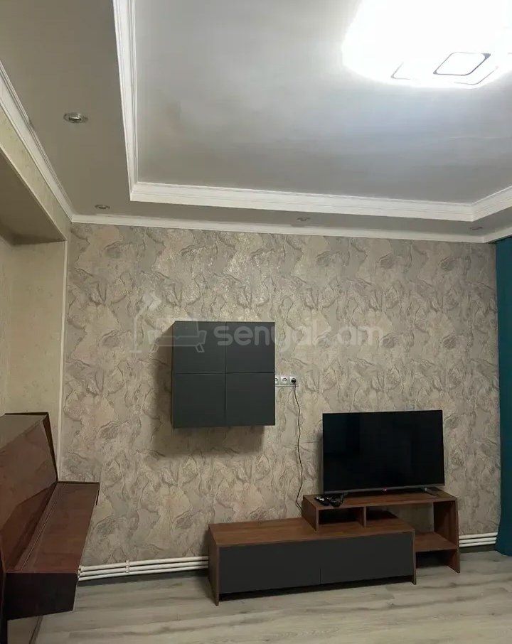 3 Սենյականոց Բնակարան, 90քմ, 9/9 հարկ, Նորմալ Վիճակում, Կահավորված