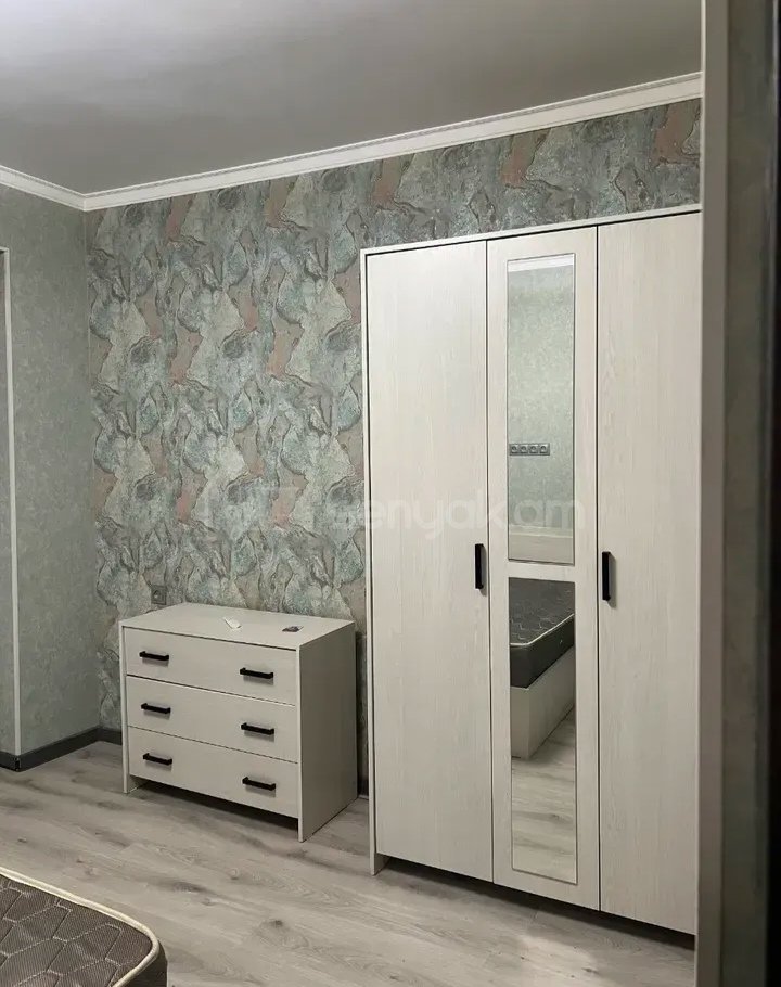 3 Սենյականոց Բնակարան, 90քմ, 9/9 հարկ, Նորմալ Վիճակում, Կահավորված