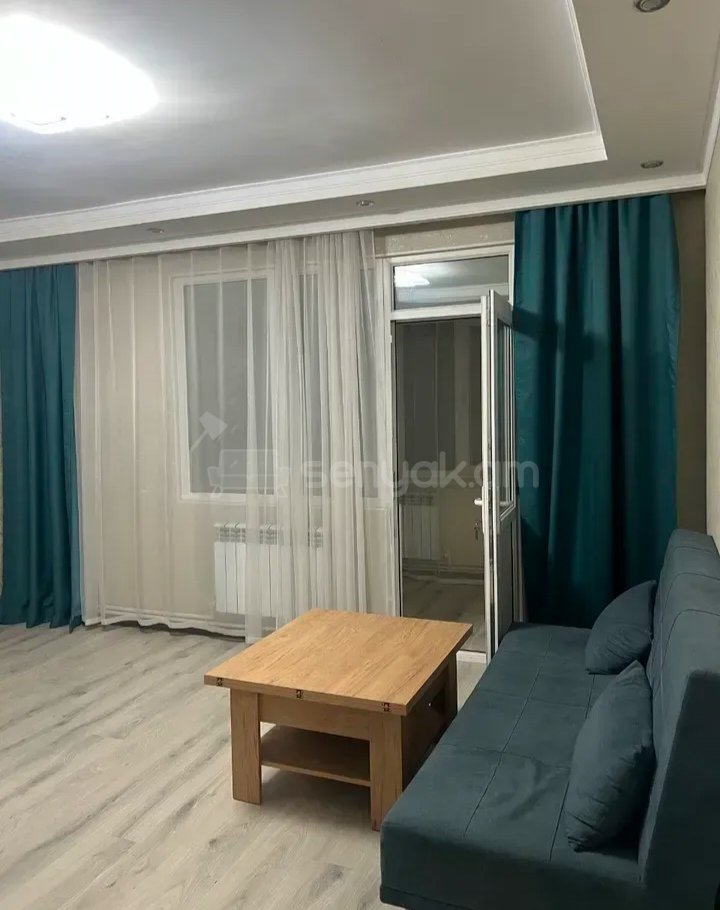 3 Սենյականոց Բնակարան, 90քմ, 9/9 հարկ, Նորմալ Վիճակում, Կահավորված