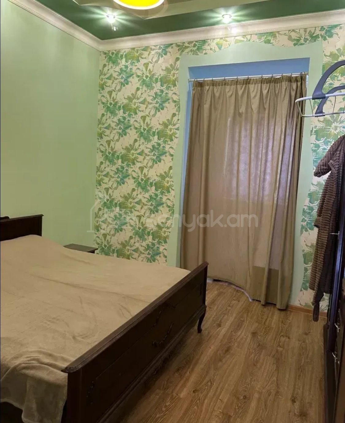 3 Սենյականոց Բնակարան Քարե Շենքում, 84քմ, 5/5 հարկ, Կապիտալ Վերանորոգված, Կահավորված