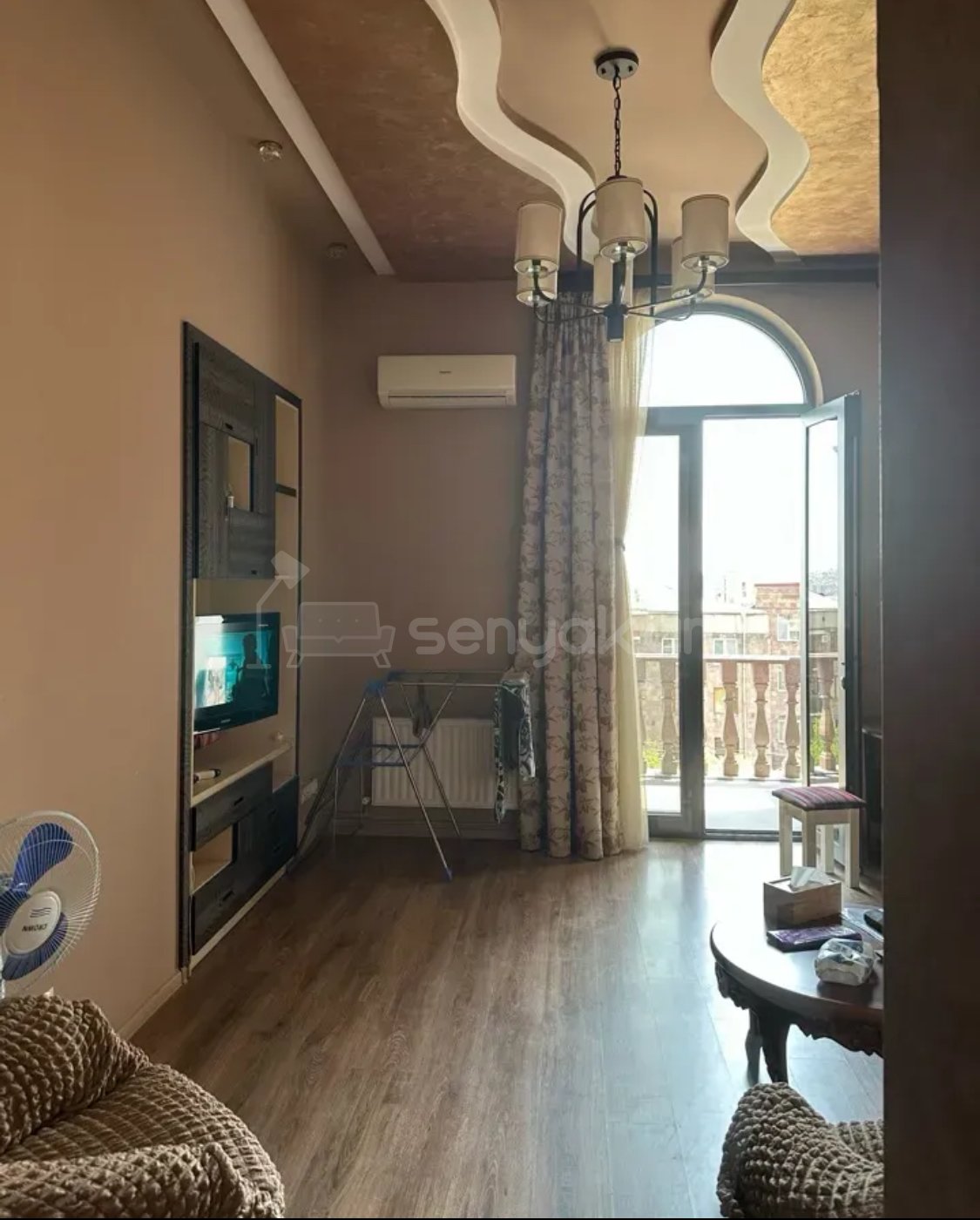 3 Սենյականոց Բնակարան Քարե Շենքում, 84քմ, 5/5 հարկ, Կապիտալ Վերանորոգված, Կահավորված