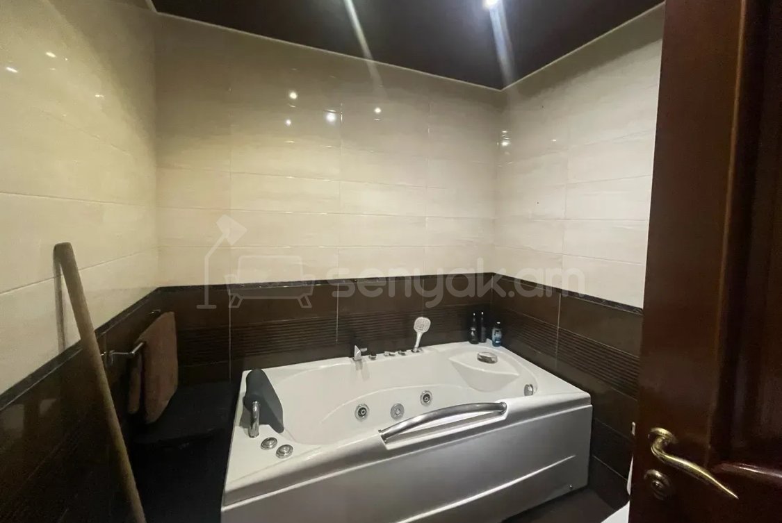 4 Սենյականոց Բնակարան, 100քմ, 3/16 հարկ, Դիզայներական Վերանորոգված