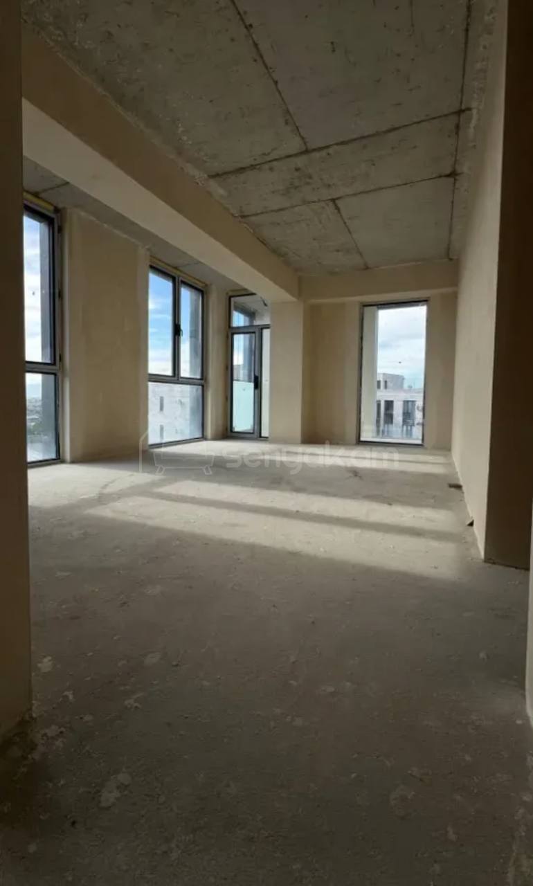 3 Սենյականոց Բնակարան, 104քմ, 16/18 հարկ, Զրոյական Վիճակում