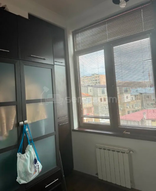 2 Սենյականոց Բնակարան Քարե Շենքում, 62քմ, 5/5 հարկ, Կապիտալ Վերանորոգված