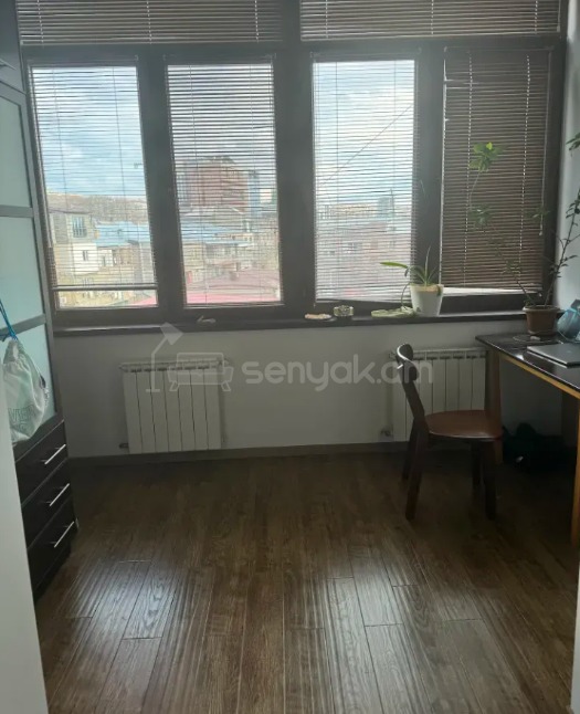 2 Սենյականոց Բնակարան Քարե Շենքում, 62քմ, 5/5 հարկ, Կապիտալ Վերանորոգված